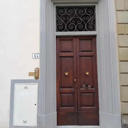 Meadow Forty-five - Sweet Dreams In פירנצה